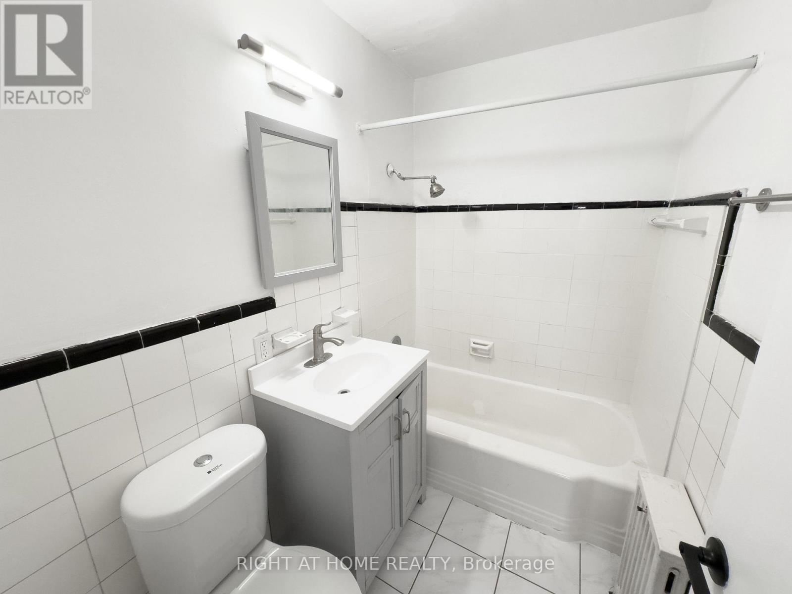 214 - 896 Eglinton Avenue E, Toronto, Ontario  M4G 2L2 - Photo 10 - C12551650