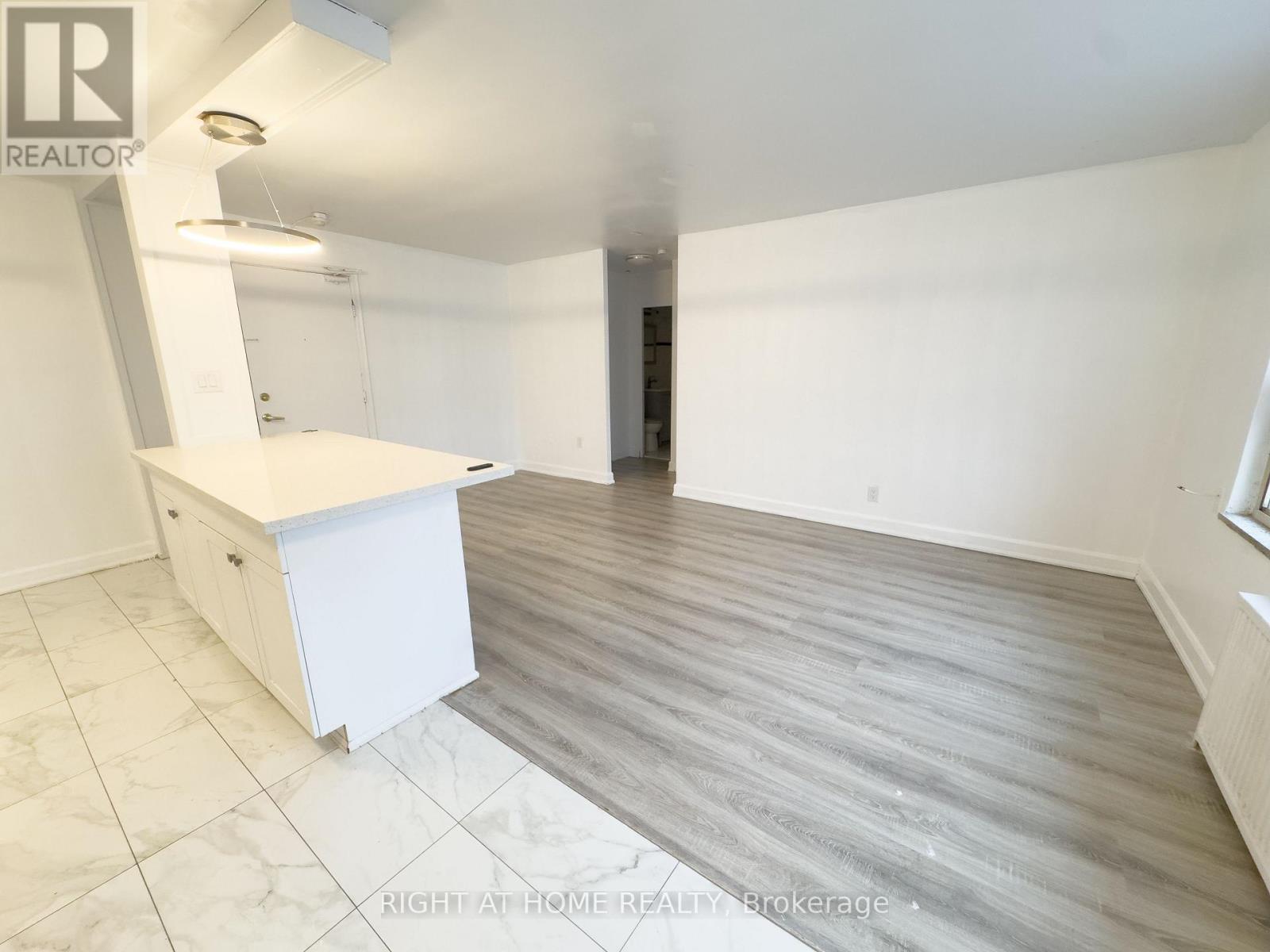 214 - 896 Eglinton Avenue E, Toronto, Ontario  M4G 2L2 - Photo 4 - C12551650