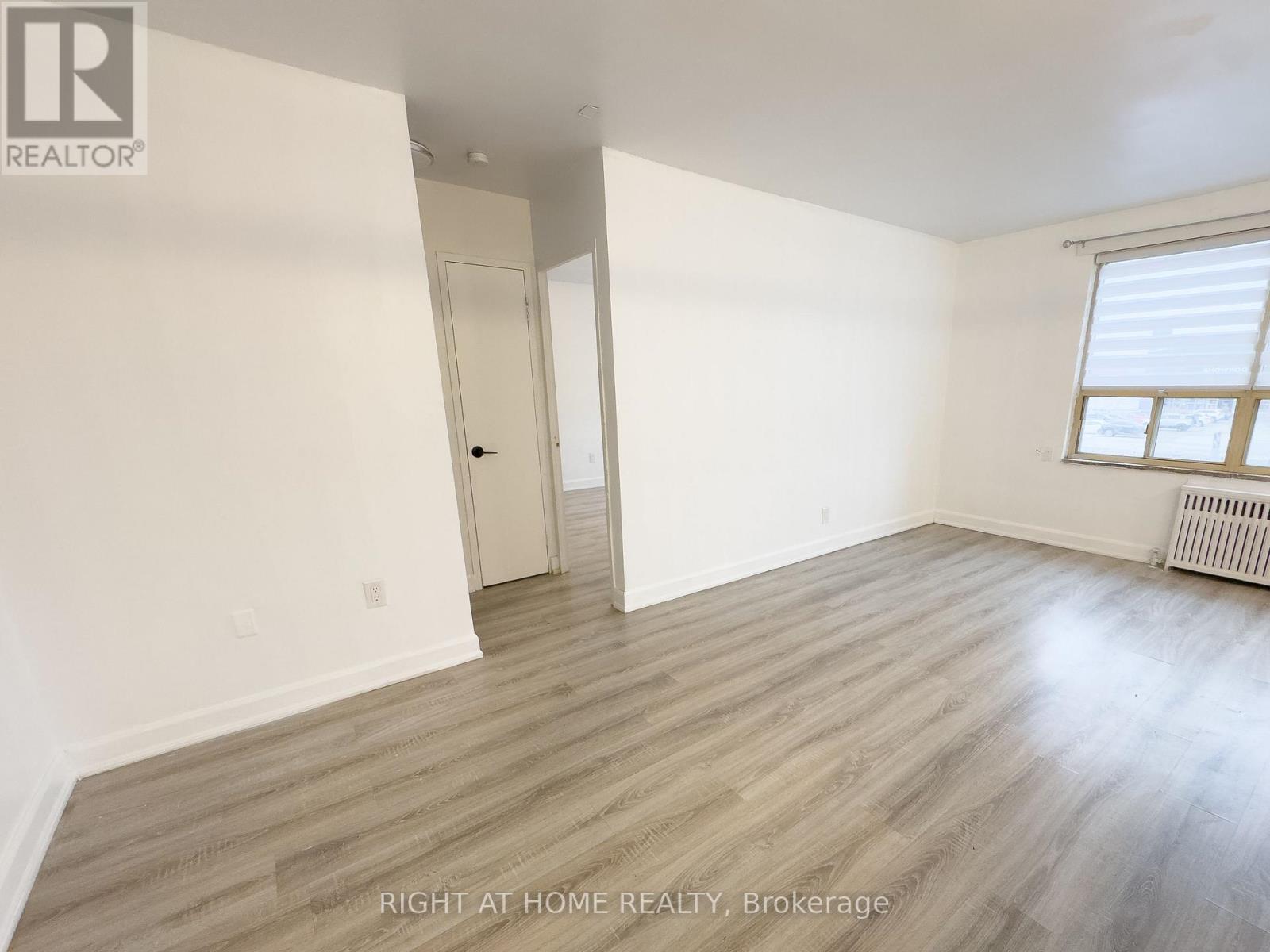 214 - 896 Eglinton Avenue E, Toronto, Ontario  M4G 2L2 - Photo 6 - C12551650