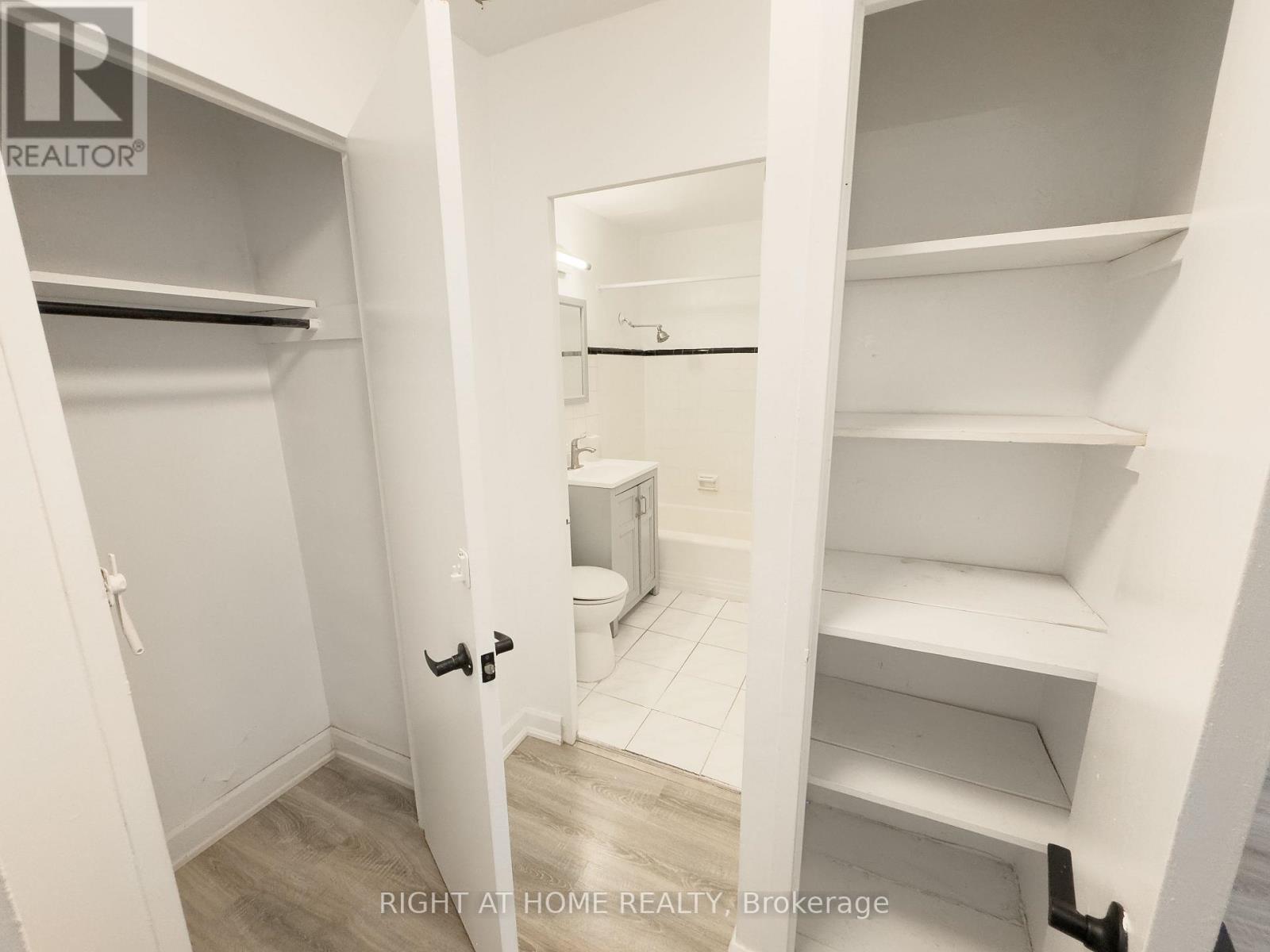 214 - 896 Eglinton Avenue E, Toronto, Ontario  M4G 2L2 - Photo 7 - C12551650