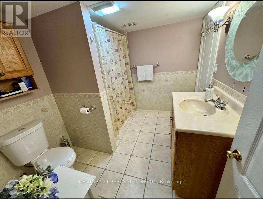 396 Hewitt Circle, Newmarket, Ontario  L3X 2L8 - Photo 10 - N12551166