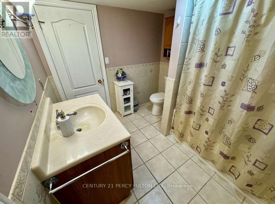 396 Hewitt Circle, Newmarket, Ontario  L3X 2L8 - Photo 11 - N12551166