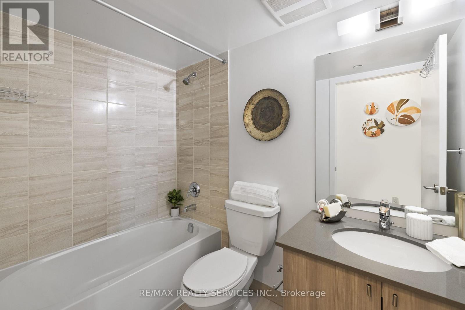 1406 - 1455 Celebration Drive, Pickering, Ontario  L1W 0C3 - Photo 8 - E12551656