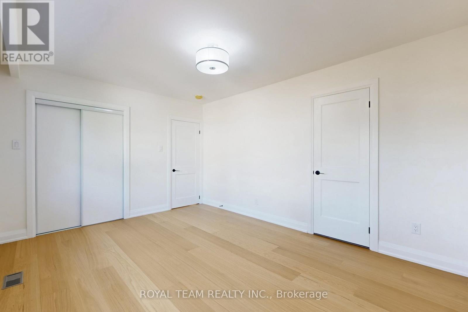 37 Markland Drive, Toronto, Ontario  M9C 1M9 - Photo 21 - W12550816