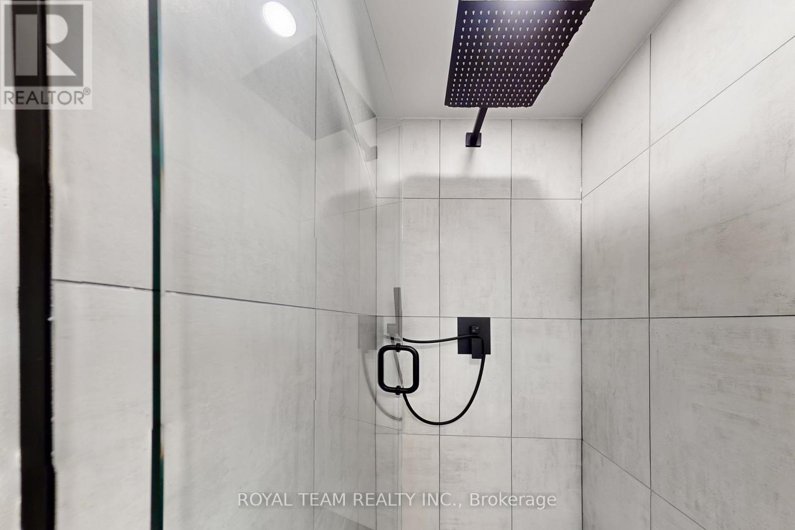 37 Markland Drive, Toronto, Ontario  M9C 1M9 - Photo 25 - W12550816