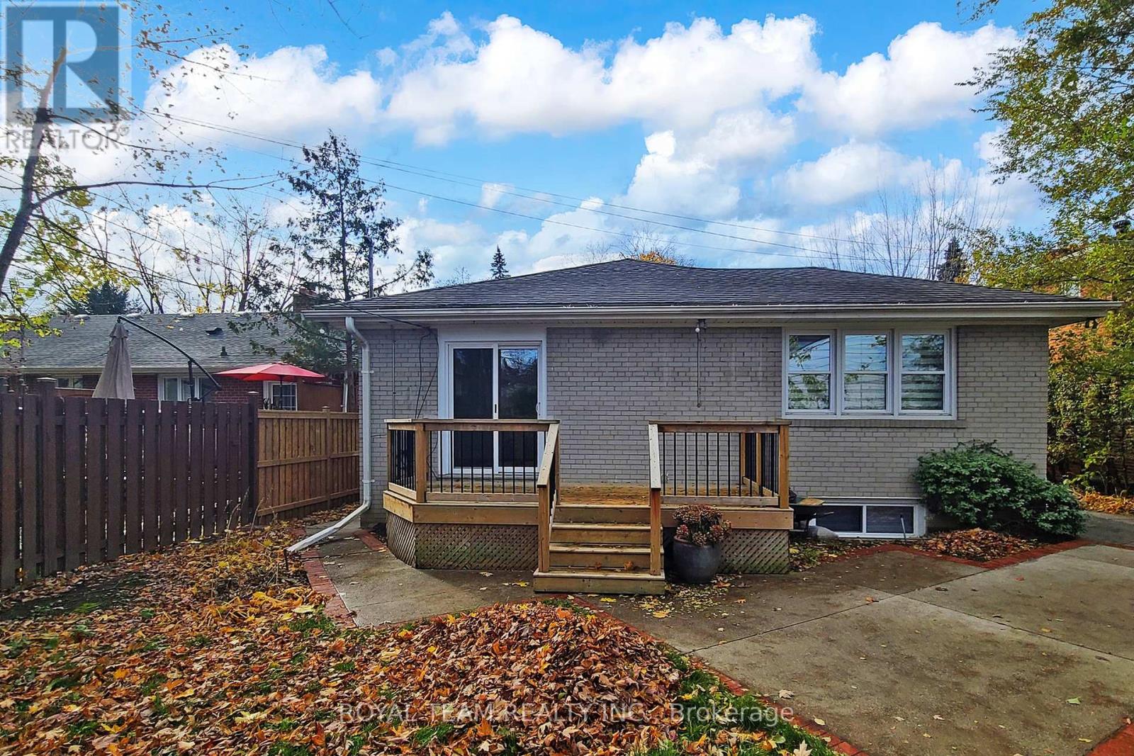 37 Markland Drive, Toronto, Ontario  M9C 1M9 - Photo 48 - W12550816