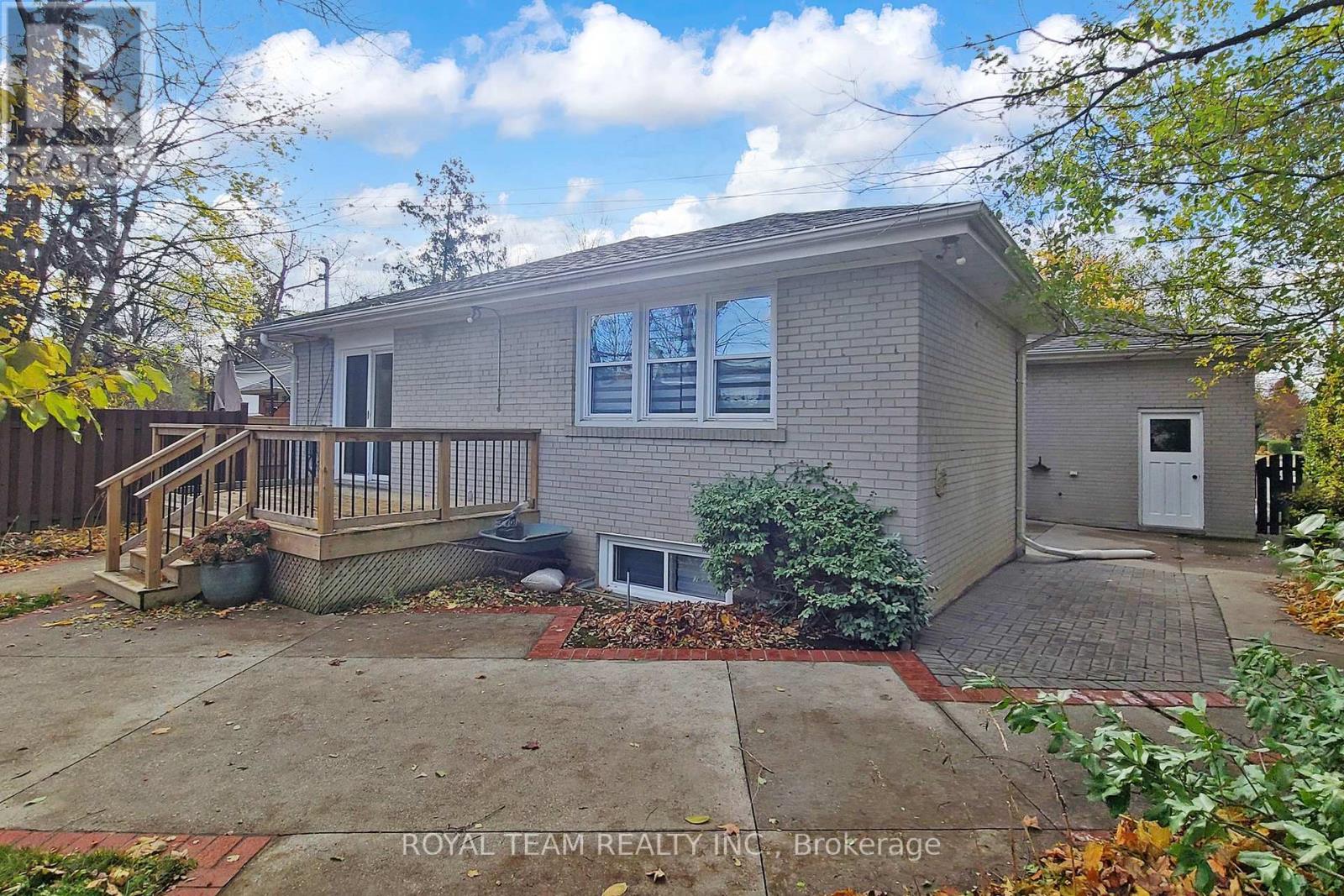 37 Markland Drive, Toronto, Ontario  M9C 1M9 - Photo 49 - W12550816