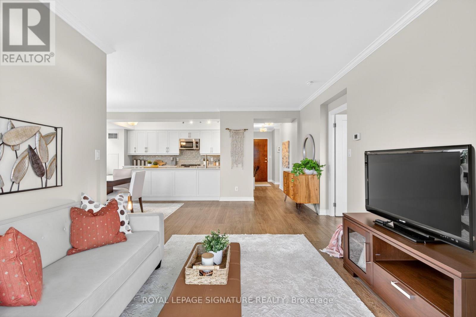 406 - 100 Promenade Circle, Vaughan, Ontario  L4J 7W7 - Photo 7 - N12551450