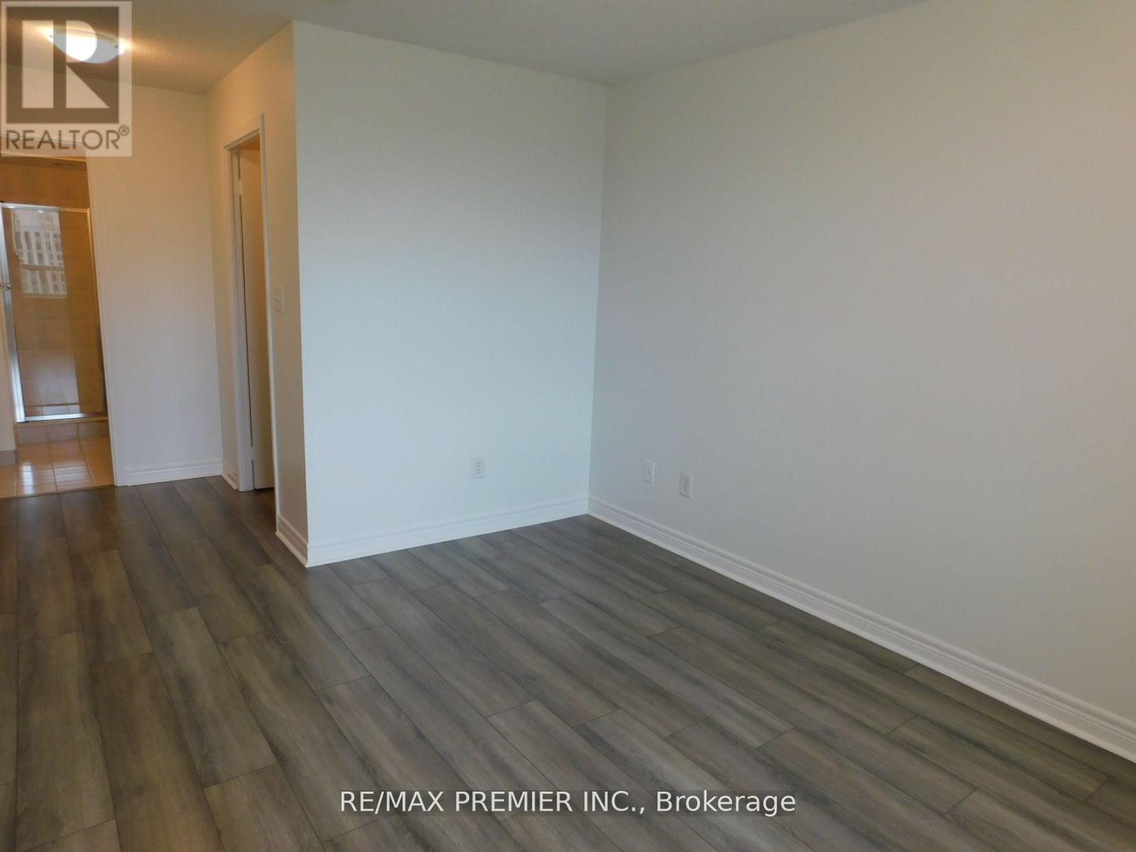 1213 - 39 Oneida Crescent, Richmond Hill, Ontario  L4B 4T9 - Photo 9 - N12551464