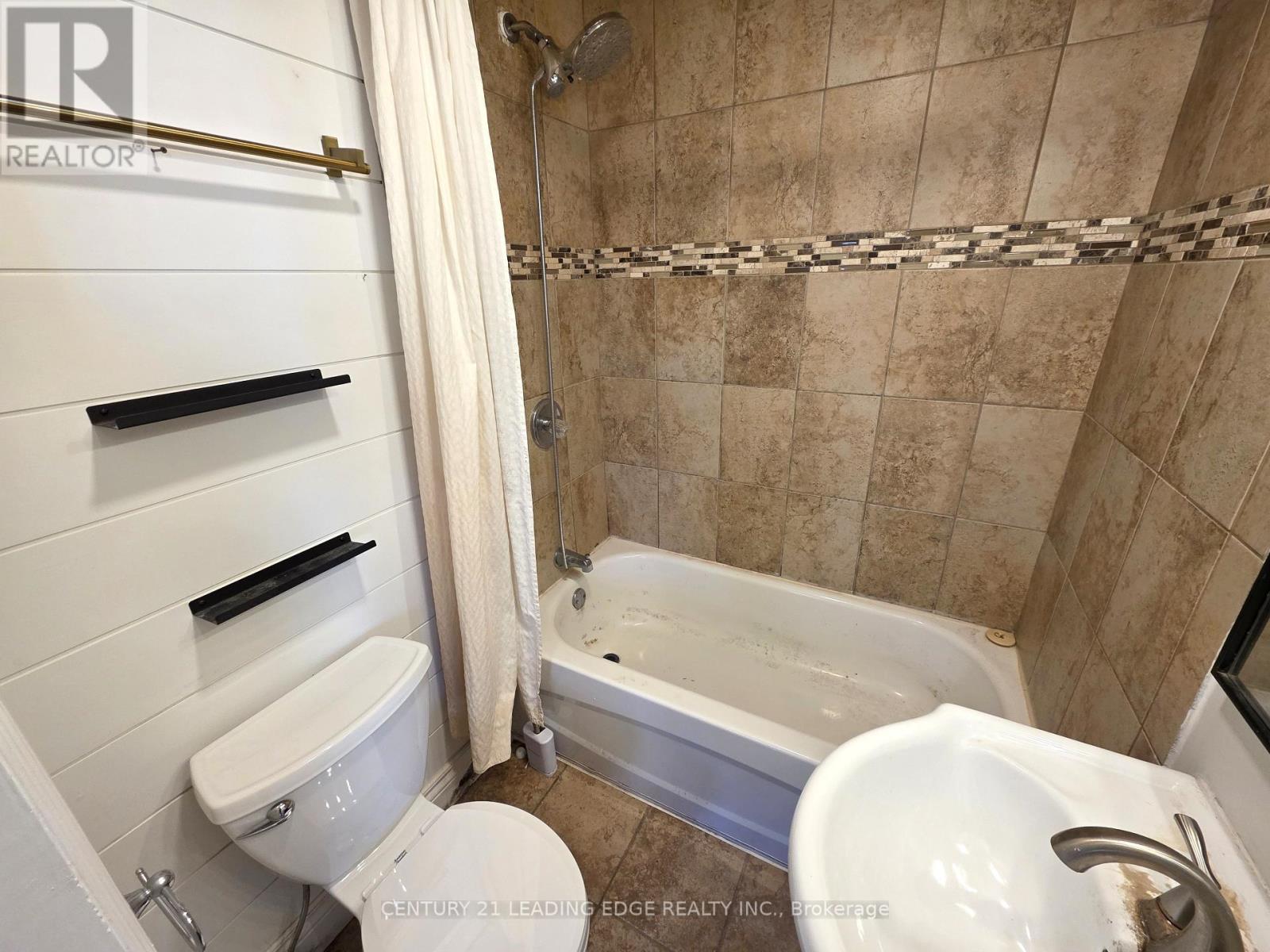 235 Bayview Avenue, Georgina, Ontario  L4P 2T4 - Photo 11 - N12551496