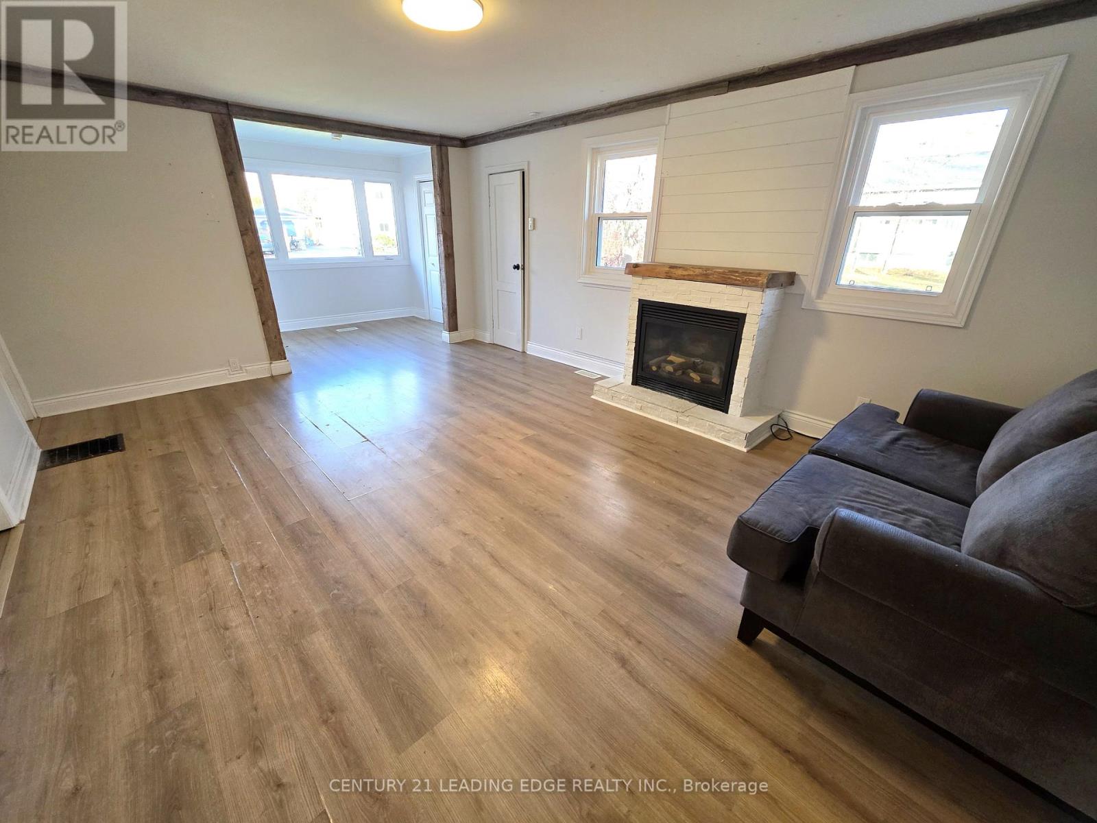 235 Bayview Avenue, Georgina, Ontario  L4P 2T4 - Photo 4 - N12551496