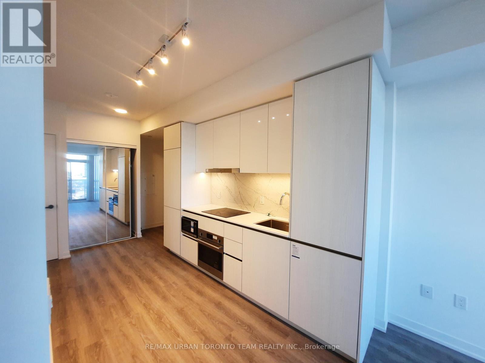 1507 - 8 Interchange Way, Vaughan, Ontario  L4K 5Z7 - Photo 5 - N12551580