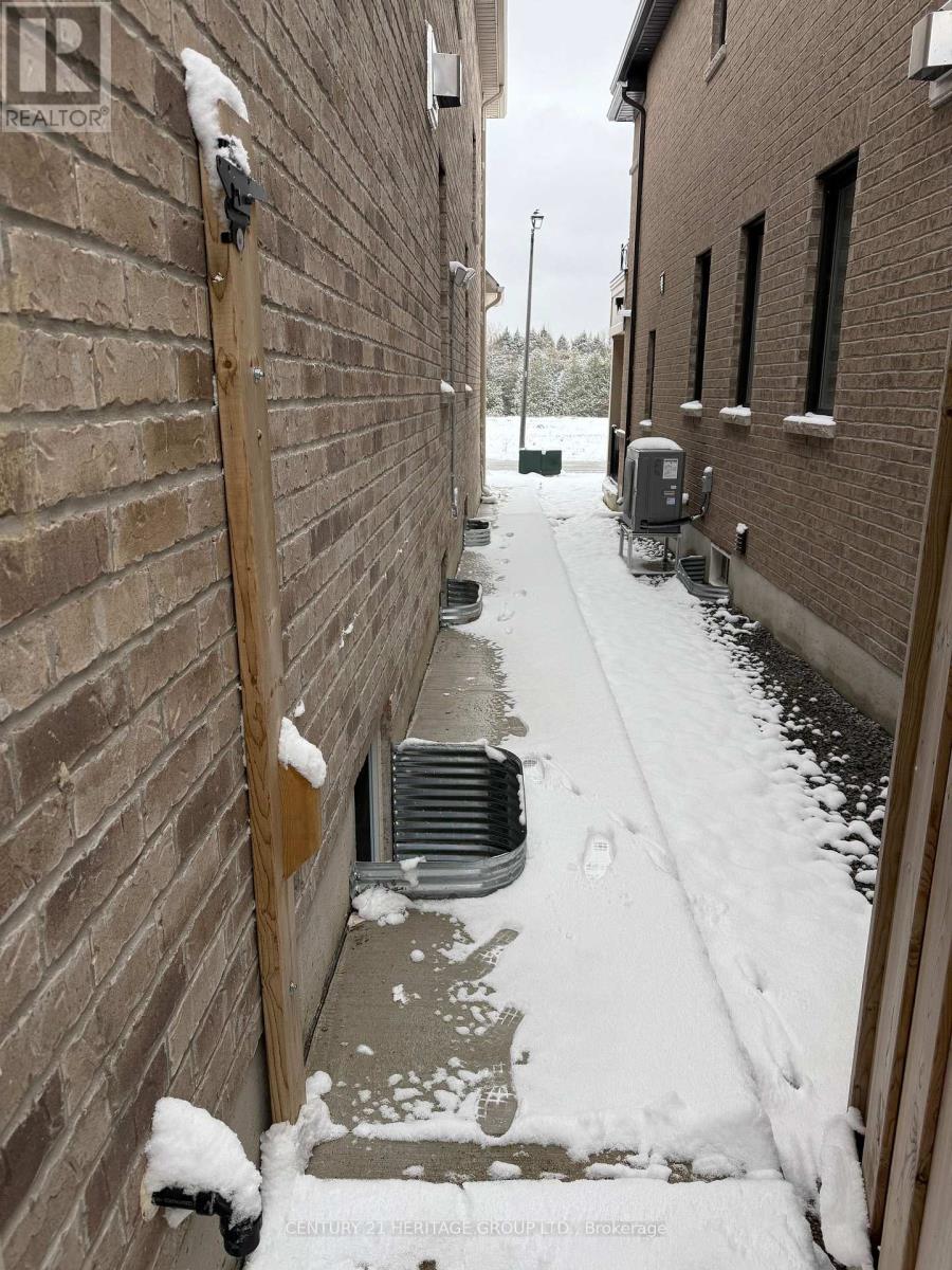 Basement - 43 Allangrove Avenue, East Gwillimbury, Ontario L9N 0X6 - Photo 13 - N12551626