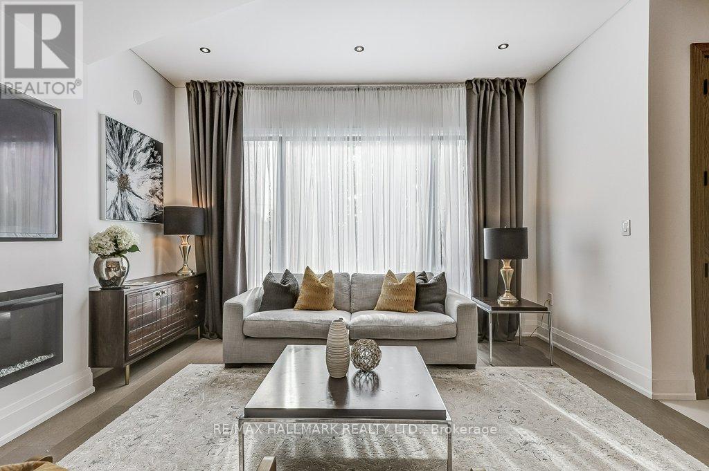 Main Fl - 148 May Avenue, Richmond Hill, Ontario  L4C 3S6 - Photo 4 - N12551638