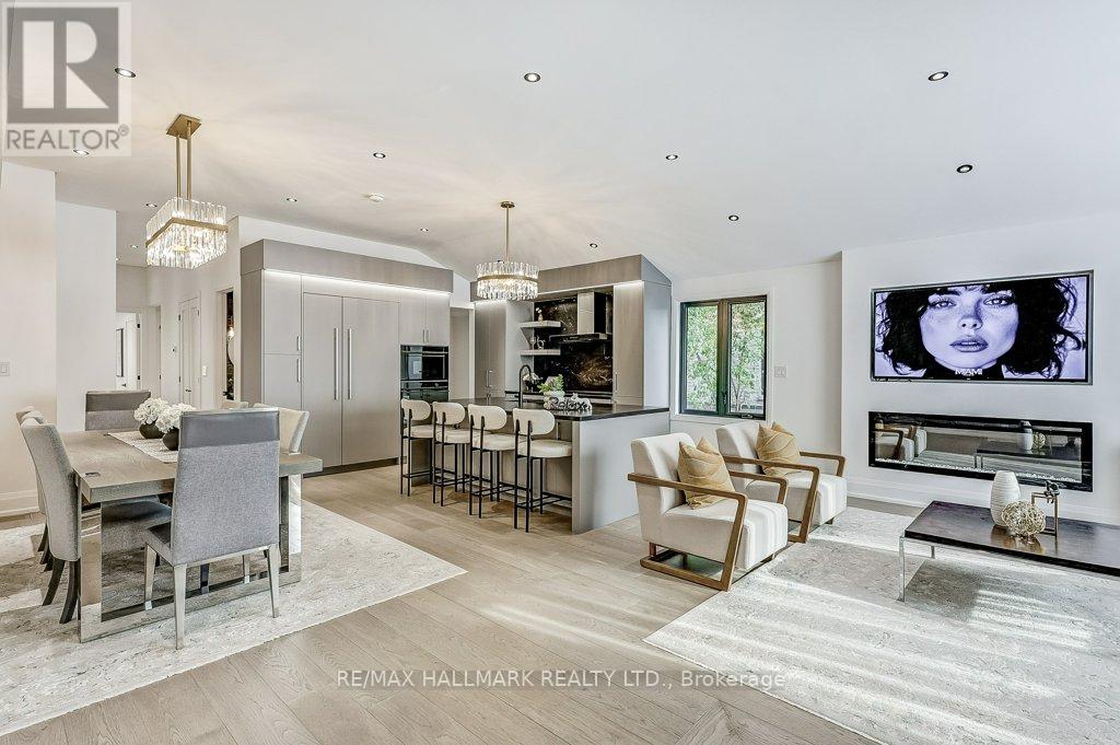 Main Fl - 148 May Avenue, Richmond Hill, Ontario  L4C 3S6 - Photo 8 - N12551638