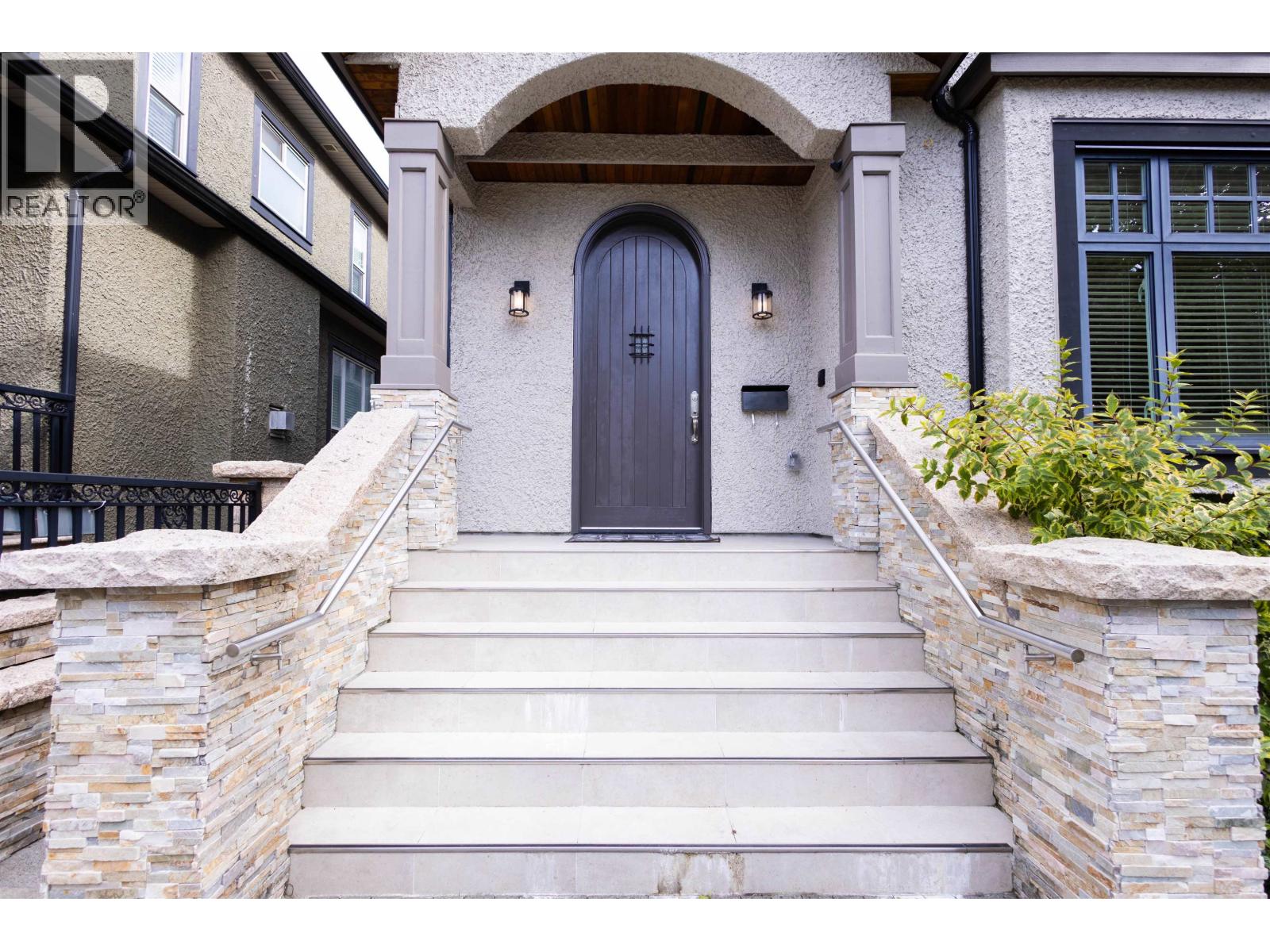 8150 French Street, Vancouver, British Columbia  V6P 4W1 - Photo 2 - R3054845