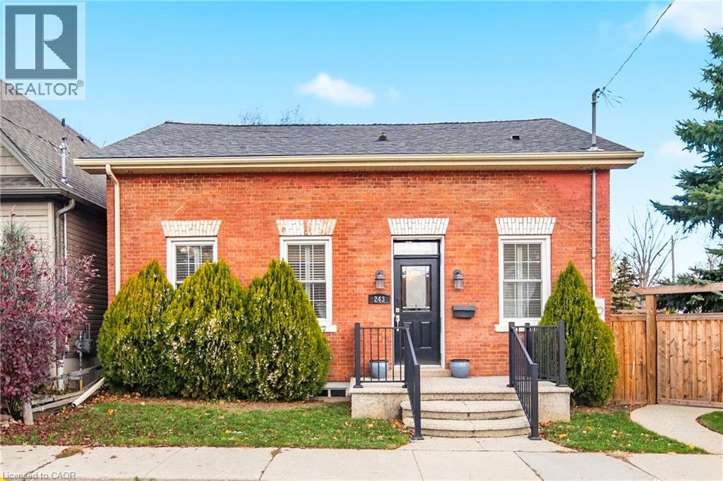 243 HATT Street, Dundas, Ontario