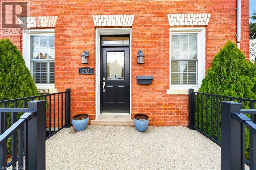 243 Hatt Street, Dundas, Ontario  L9H 2H1 - Photo 4 - 40785733