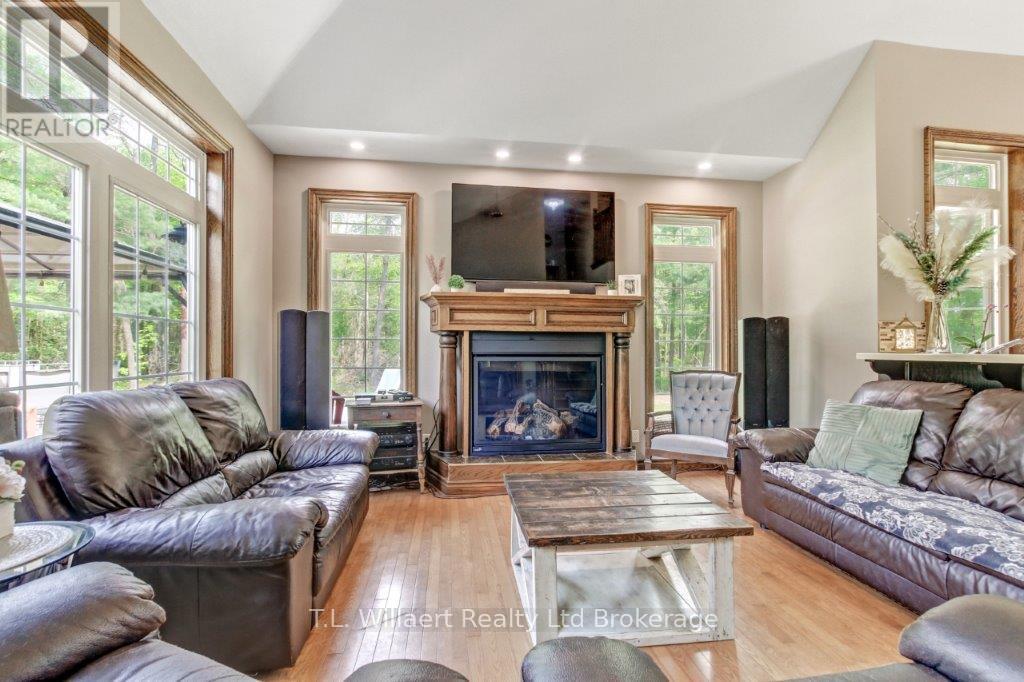 21 Charlton Street, Norfolk, Ontario  N3Y 4J9 - Photo 2 - X12427302