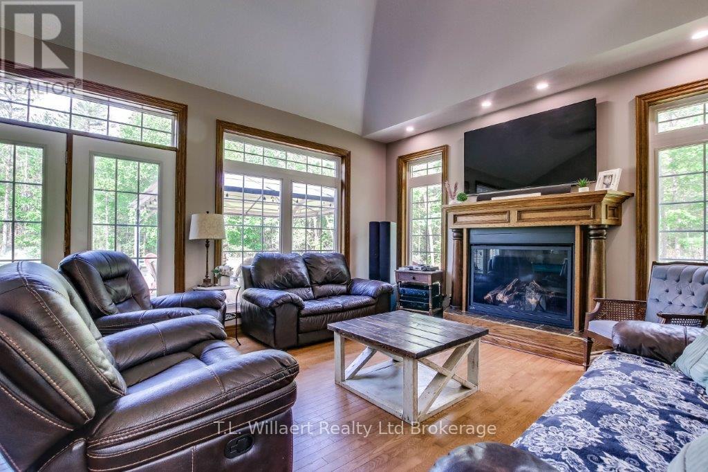 21 Charlton Street, Norfolk, Ontario  N3Y 4J9 - Photo 3 - X12427302