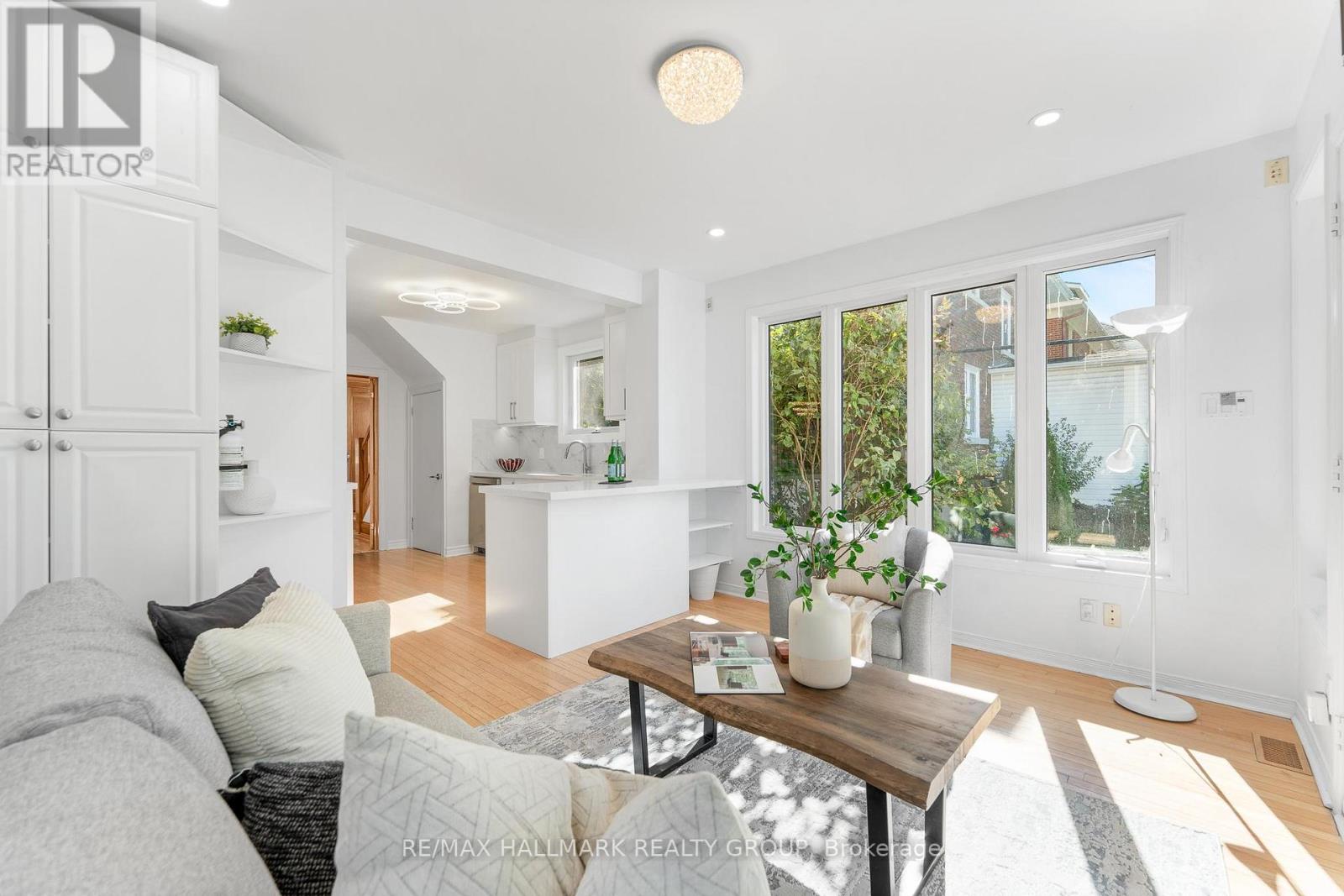 242 Harmer Avenue S, Ottawa, Ontario  K1Y 0V6 - Photo 14 - X12551710