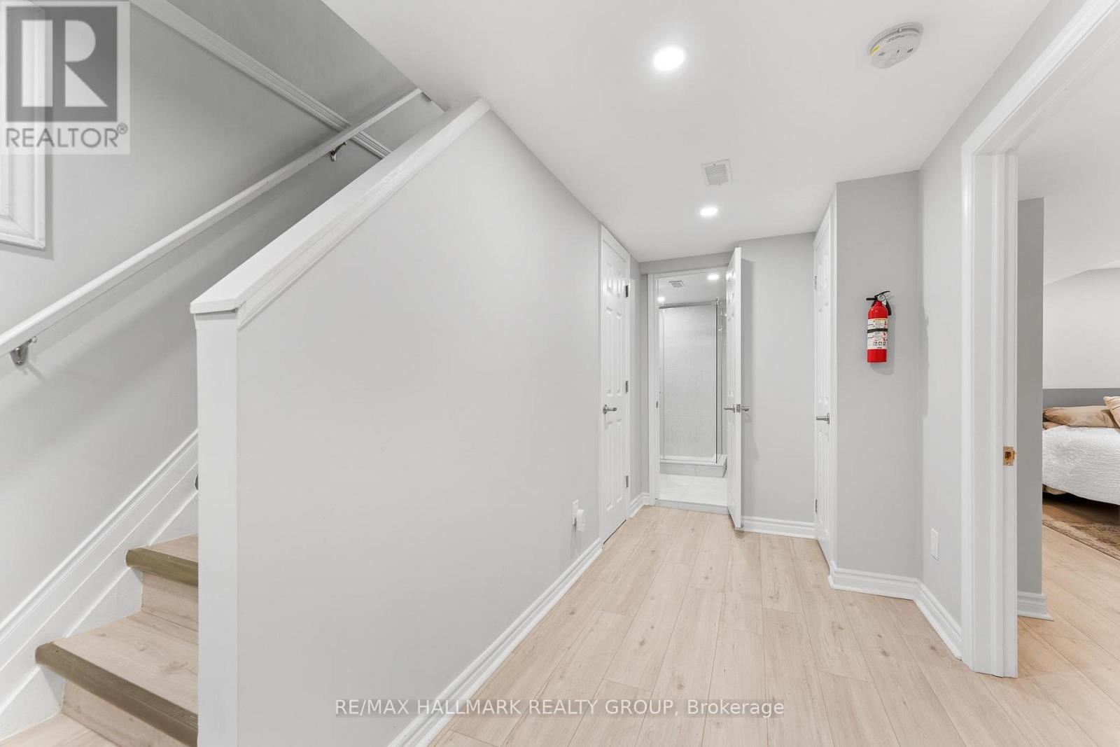 242 Harmer Avenue S, Ottawa, Ontario  K1Y 0V6 - Photo 25 - X12551710