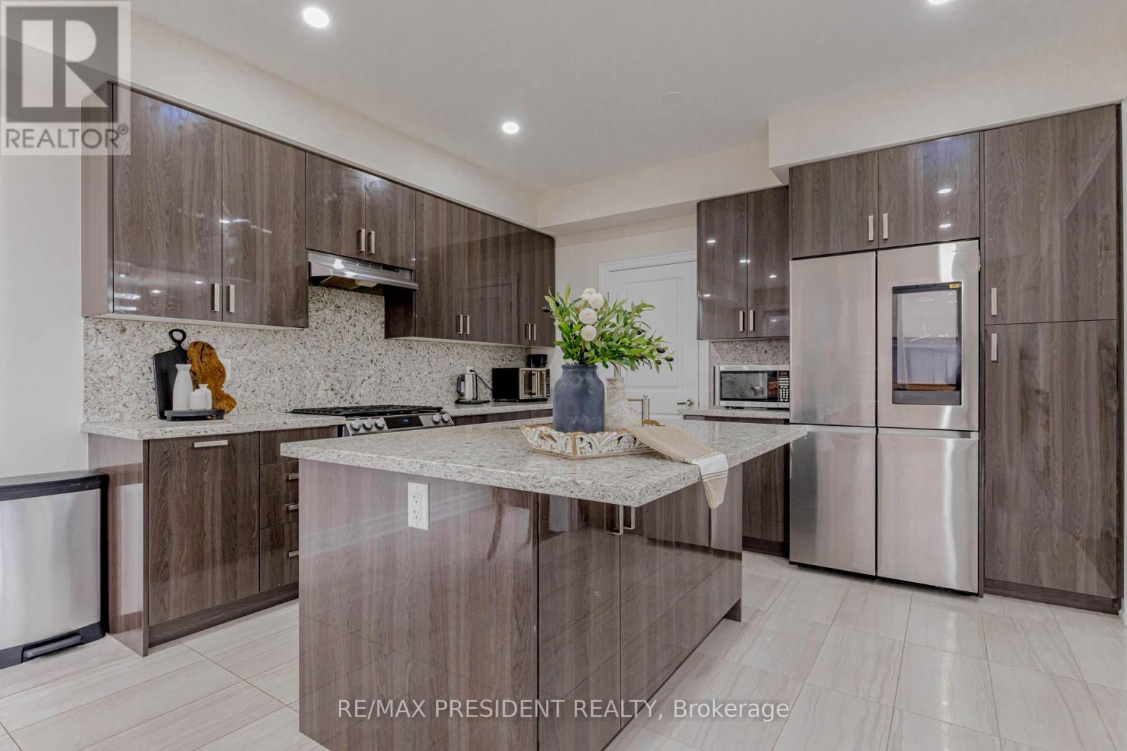 2 Vincena Road, Caledon, Ontario  L7C 4M5 - Photo 15 - W12551490