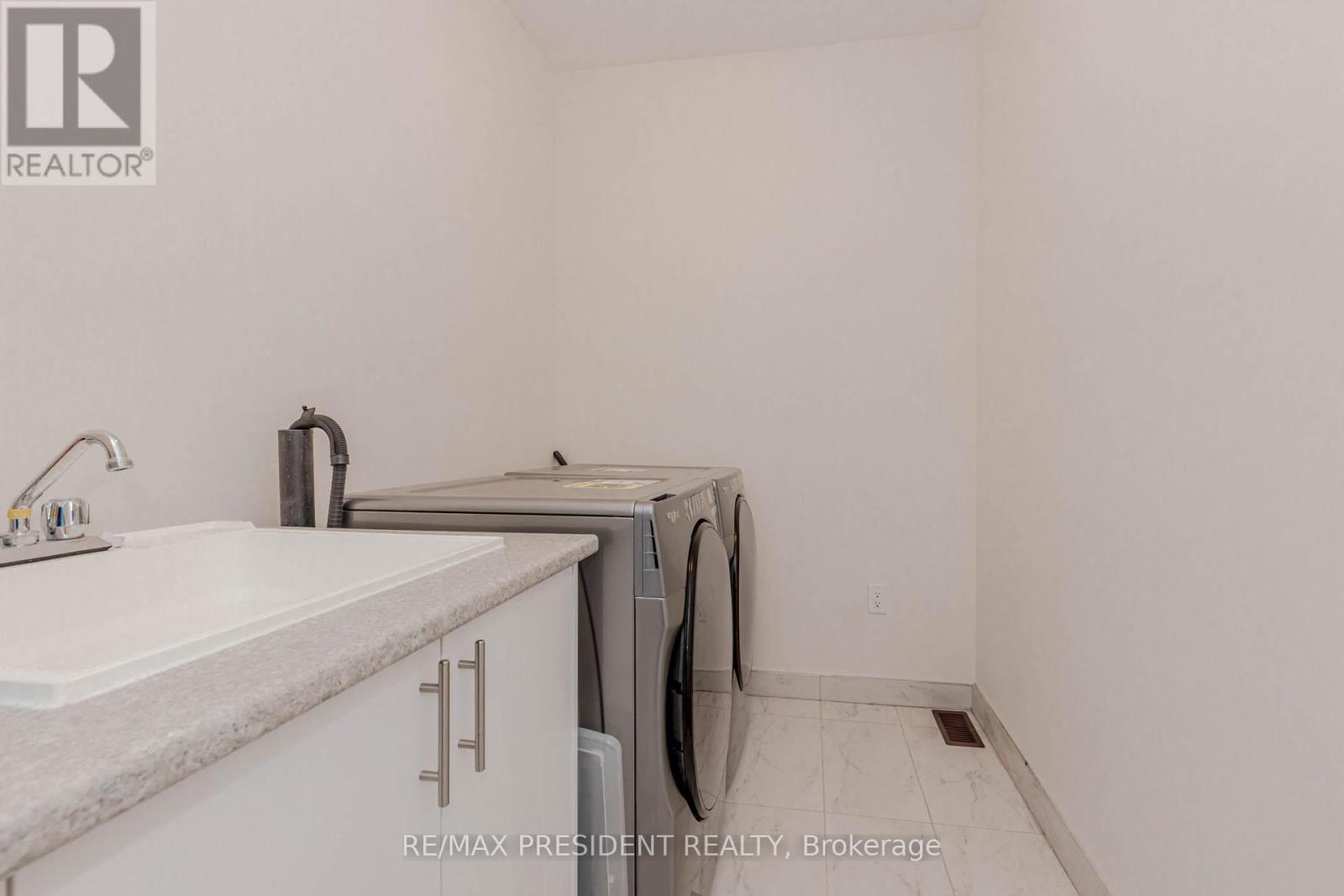 2 Vincena Road, Caledon, Ontario  L7C 4M5 - Photo 46 - W12551490