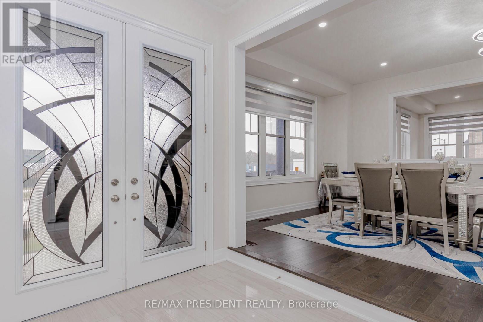 2 Vincena Road, Caledon, Ontario  L7C 4M5 - Photo 5 - W12551490