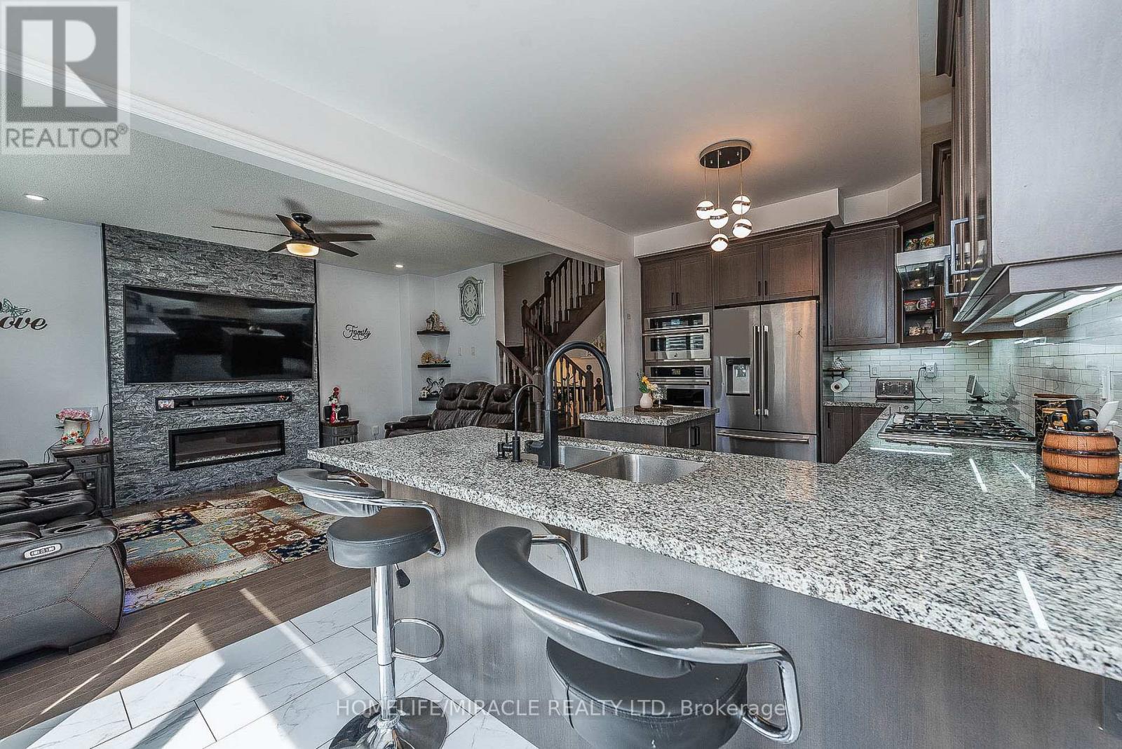 17 Bachelor Street, Brampton, Ontario  L7A 5B1 - Photo 19 - W12551494