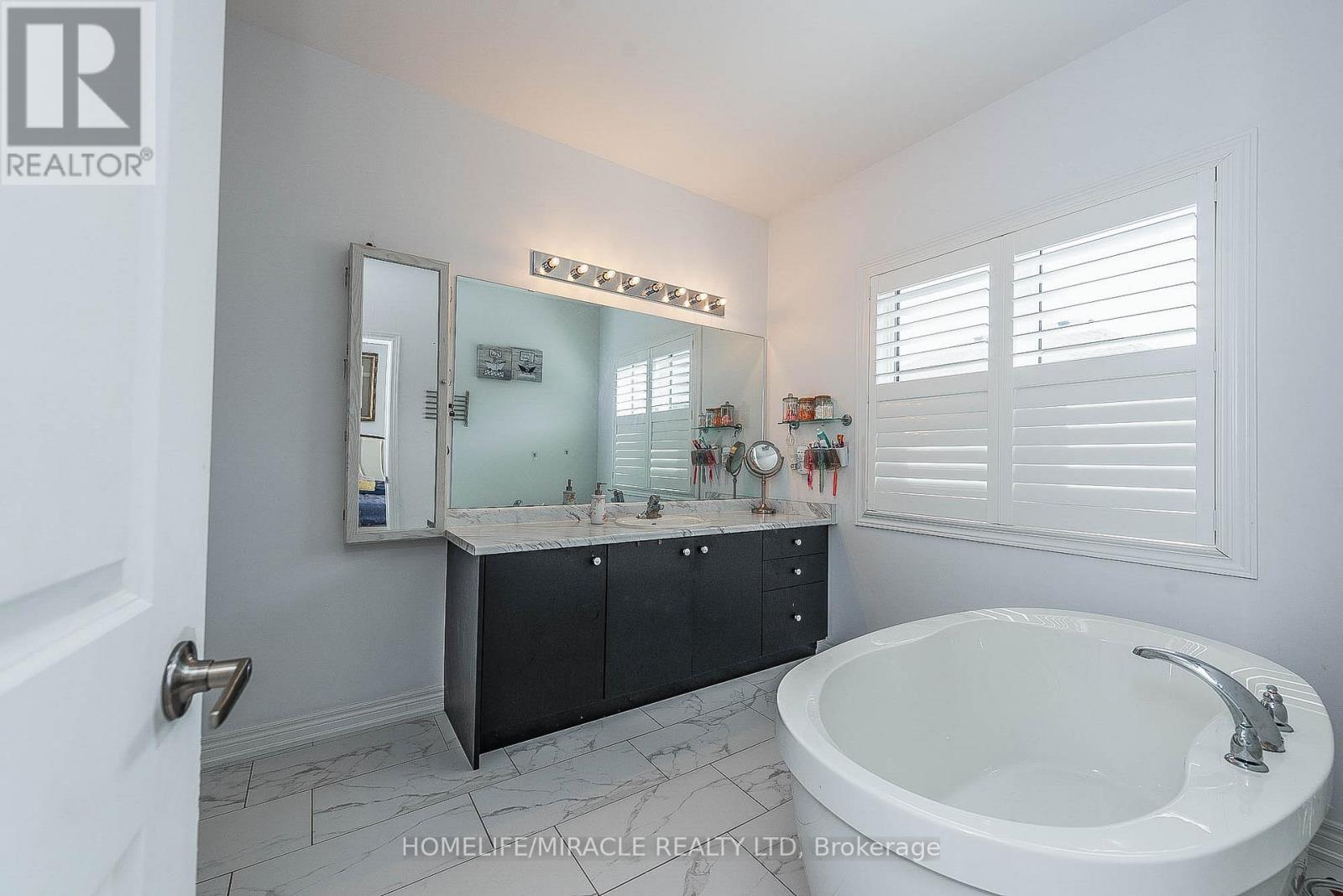 17 Bachelor Street, Brampton, Ontario  L7A 5B1 - Photo 25 - W12551494