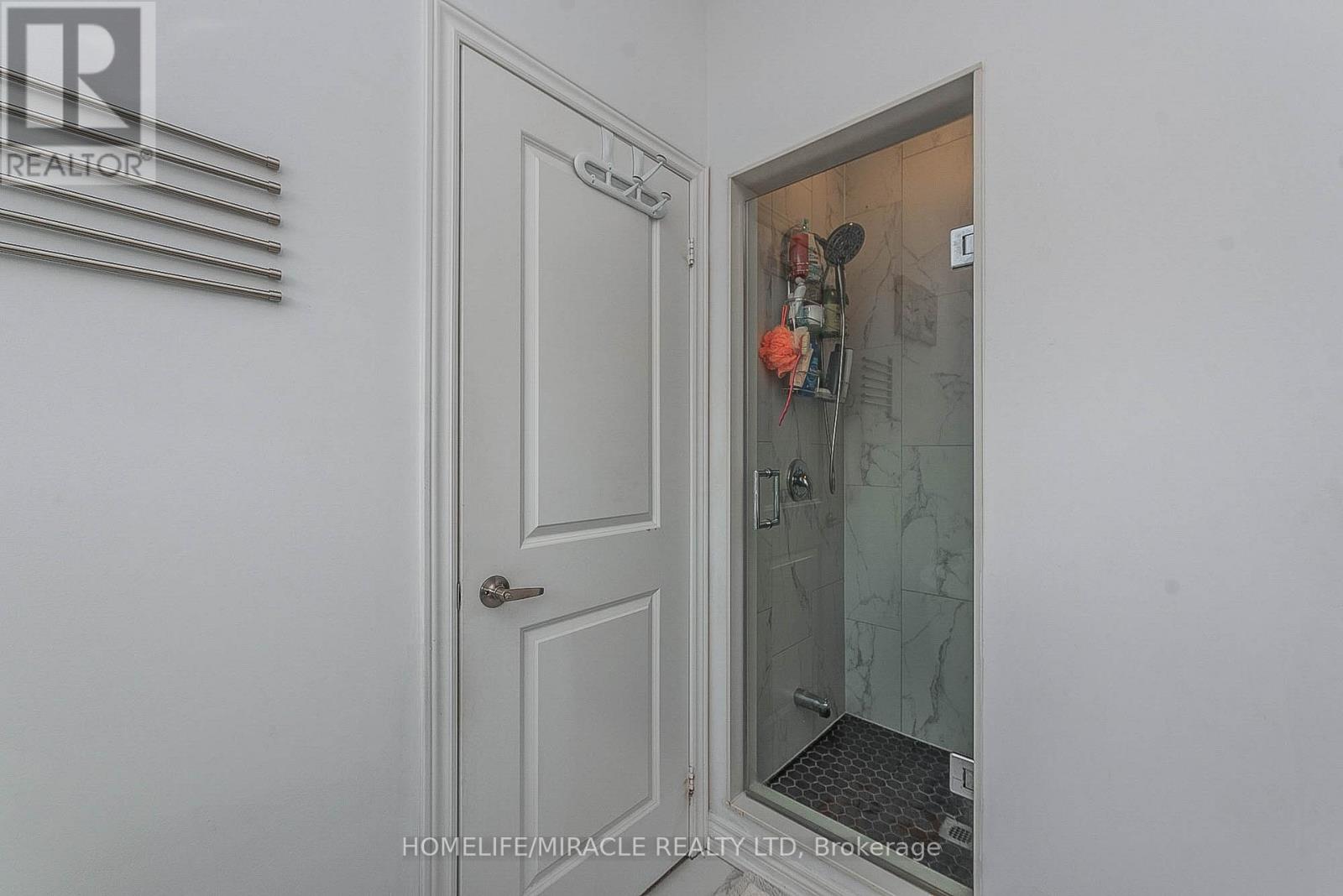 17 Bachelor Street, Brampton, Ontario  L7A 5B1 - Photo 26 - W12551494