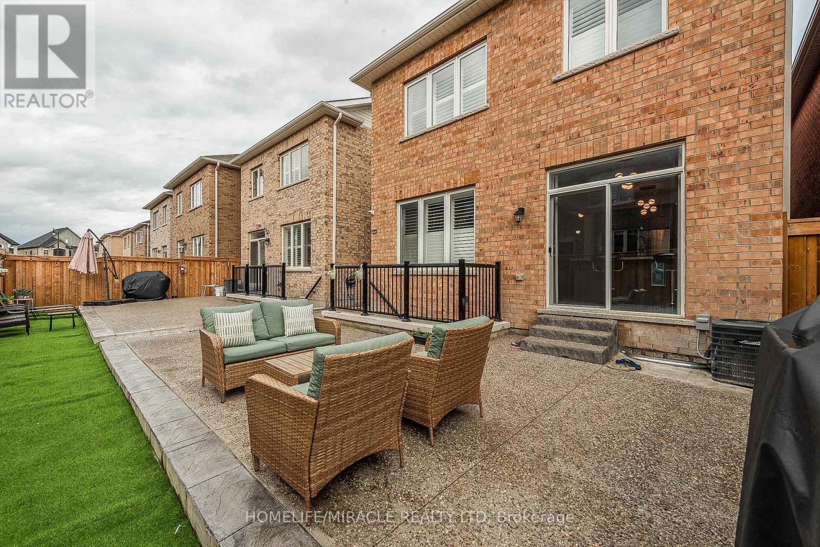 17 Bachelor Street, Brampton, Ontario  L7A 5B1 - Photo 42 - W12551494