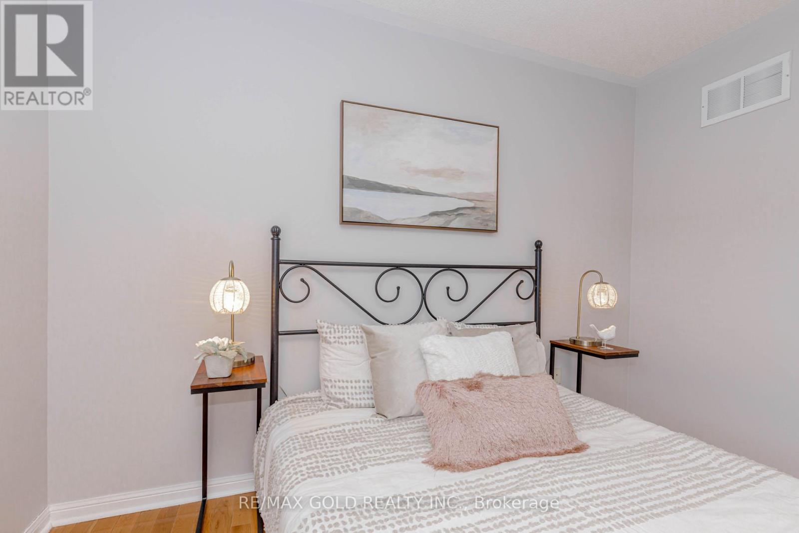 38 - 5980 Whitehorn Avenue, Mississauga, Ontario  L5V 2Y3 - Photo 35 - W12551514