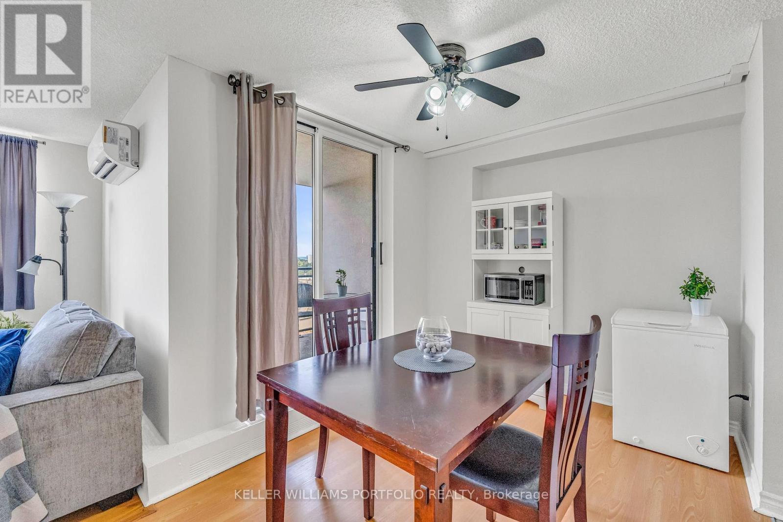 901 - 2900 Battleford Road, Mississauga, Ontario  L5N 2V9 - Photo 3 - W12551534