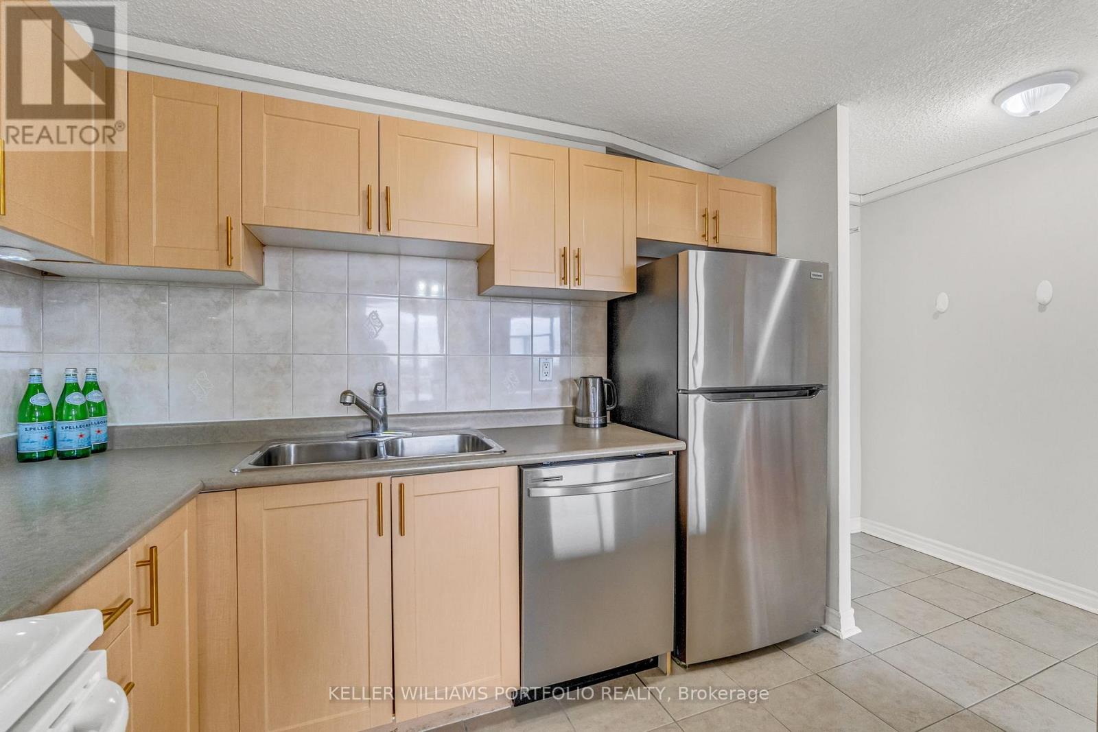 901 - 2900 Battleford Road, Mississauga, Ontario  L5N 2V9 - Photo 6 - W12551534