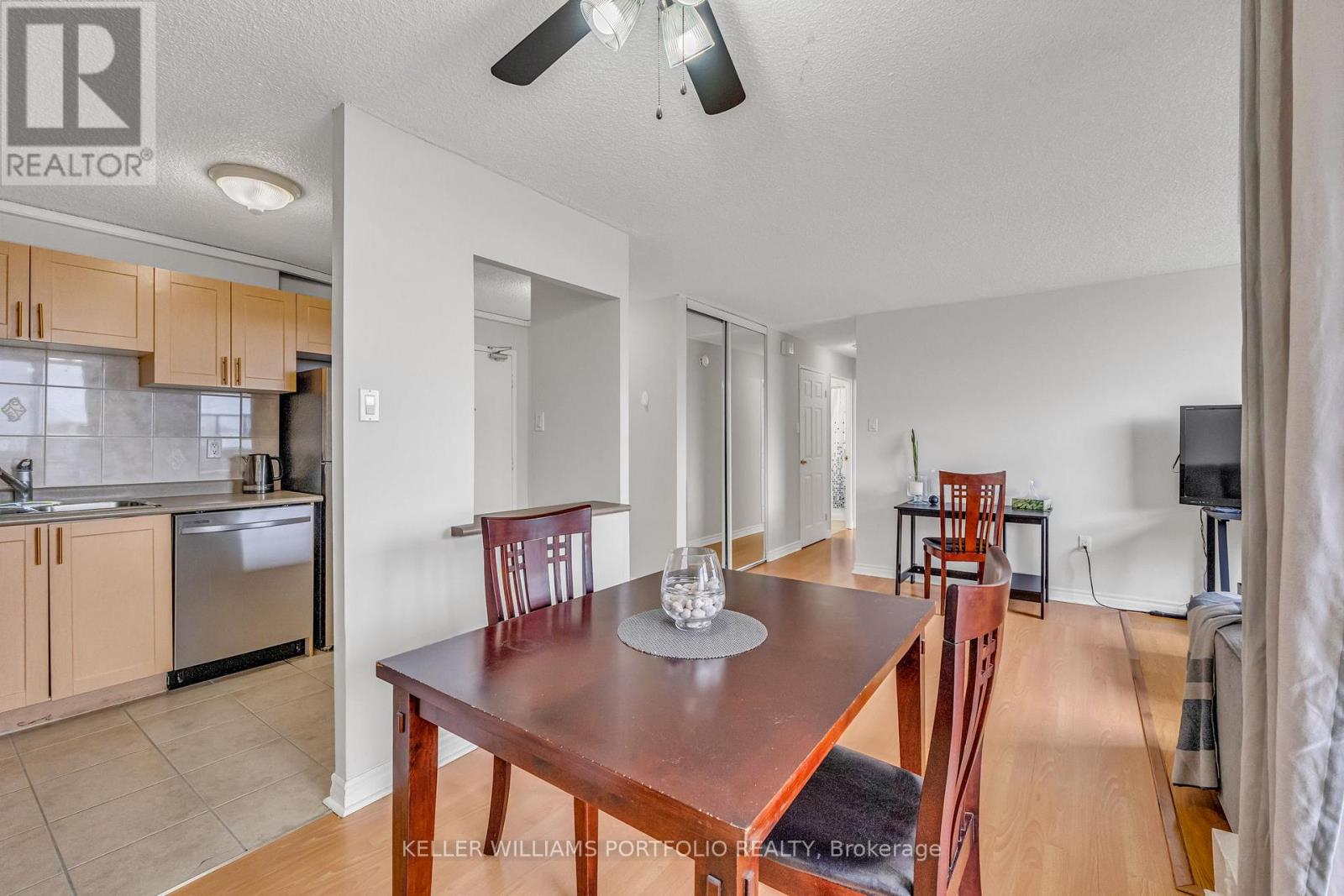 901 - 2900 Battleford Road, Mississauga, Ontario  L5N 2V9 - Photo 9 - W12551534