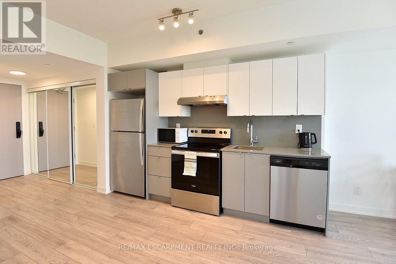 B1006 - 3200 Dakota Common, Burlington, Ontario  L7M 2A7 - Photo 13 - W12551566