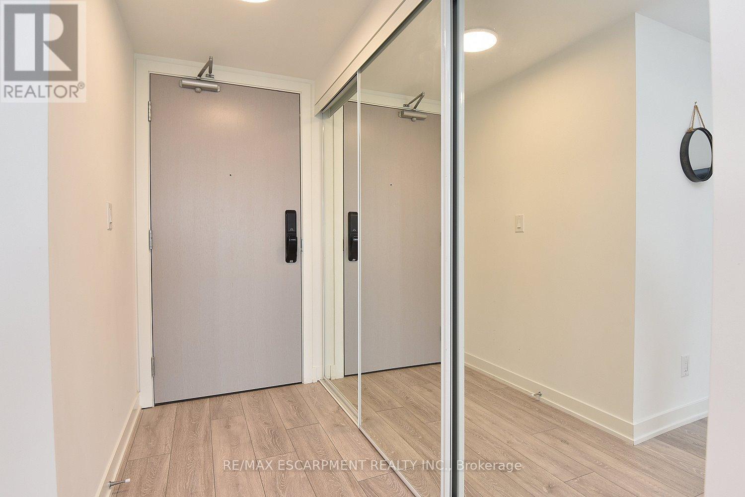 B1006 - 3200 Dakota Common, Burlington, Ontario  L7M 2A7 - Photo 4 - W12551566