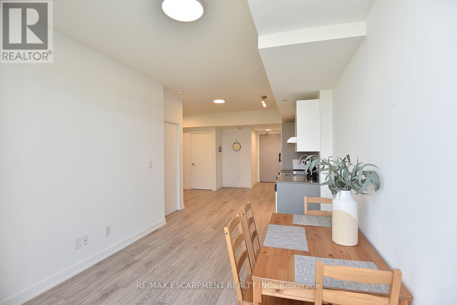 B1006 - 3200 Dakota Common, Burlington, Ontario  L7M 2A7 - Photo 8 - W12551566