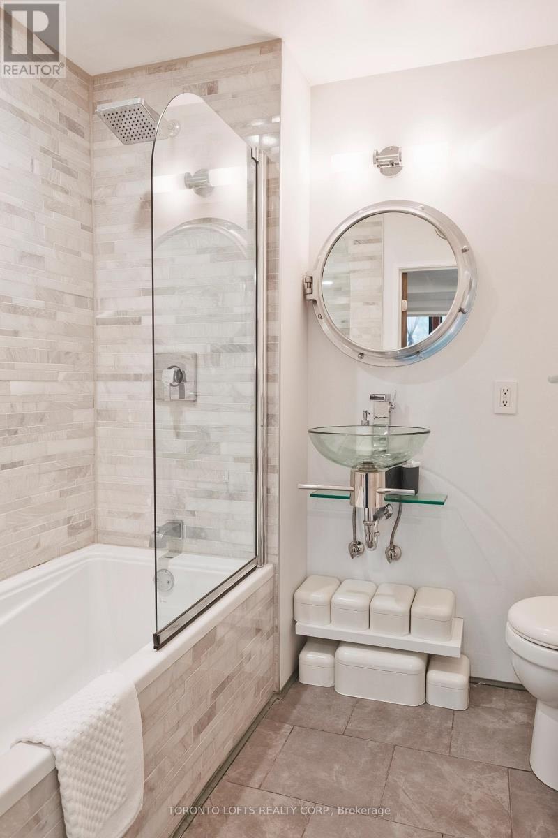 12 - 371 Wallace Avenue, Toronto, Ontario  M6P 3P1 - Photo 10 - W12551576