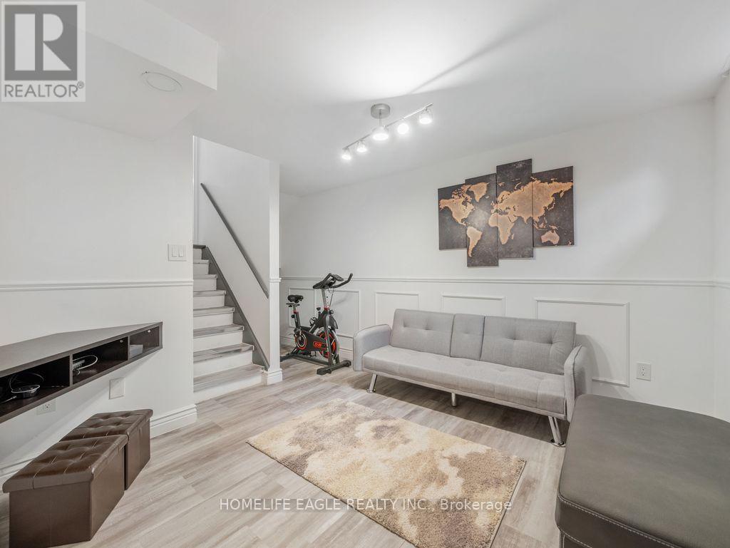 16 - 7255 Dooley Drive, Mississauga, Ontario  L4T 2S7 - Photo 2 - W12551610