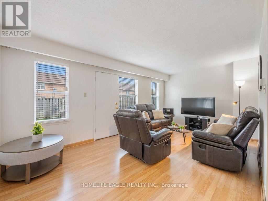 16 - 7255 Dooley Drive, Mississauga, Ontario  L4T 2S7 - Photo 4 - W12551610