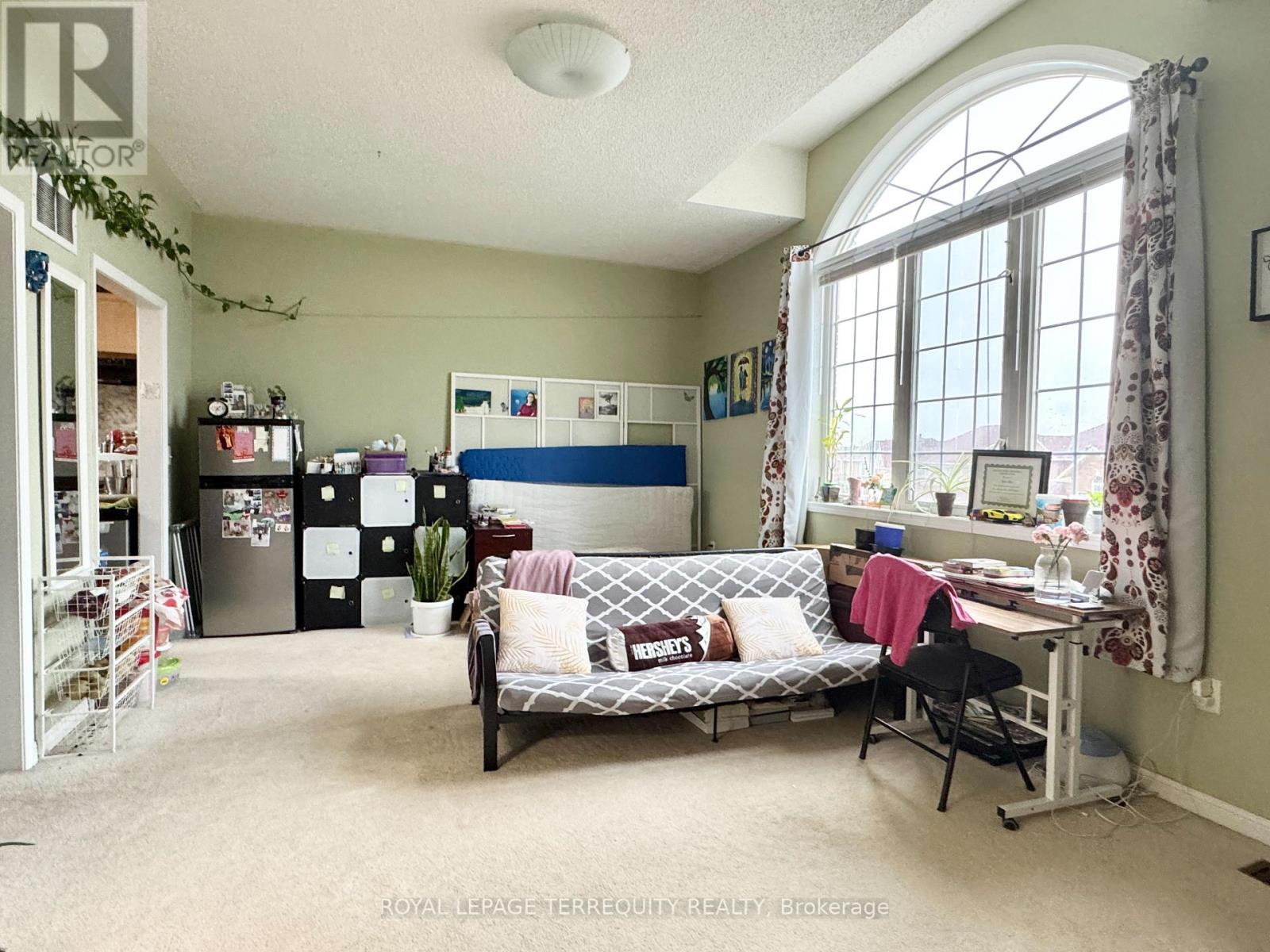 2 Binnery Drive, Brampton, Ontario  L6P 1A3 - Photo 4 - W12551612