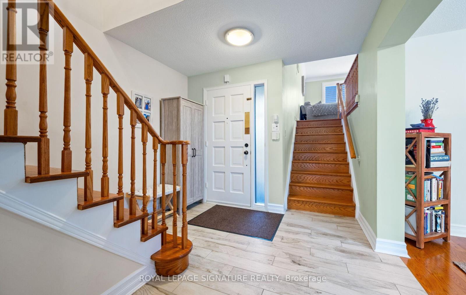 3509 Woodhurst Crescent, Mississauga, Ontario  L5L 1N5 - Photo 5 - W12551624