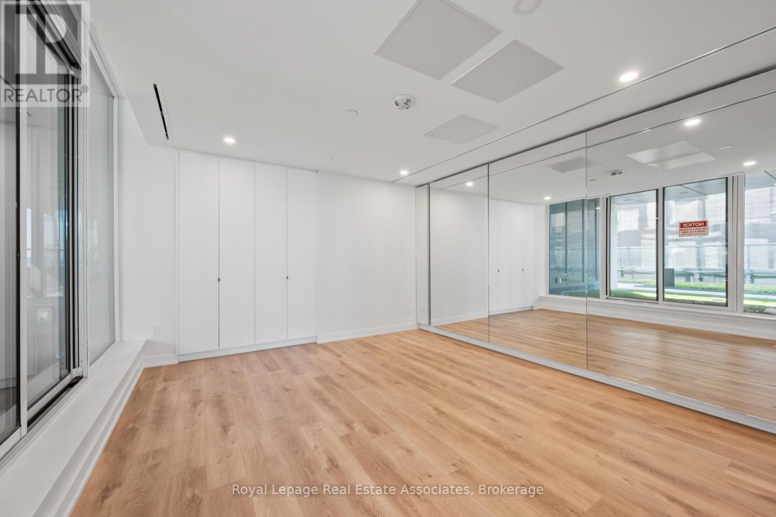 602 - 370 Martha Street, Burlington, Ontario  L7R 0G9 - Photo 30 - W12551644