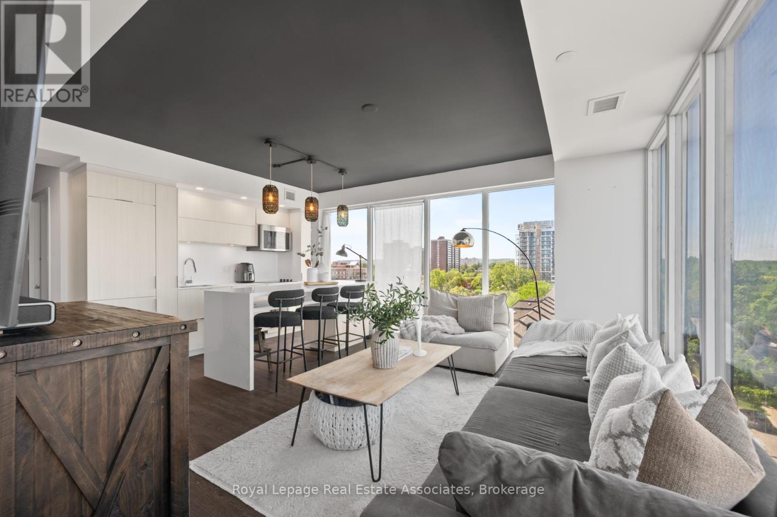 602 - 370 Martha Street, Burlington, Ontario  L7R 0G9 - Photo 8 - W12551644