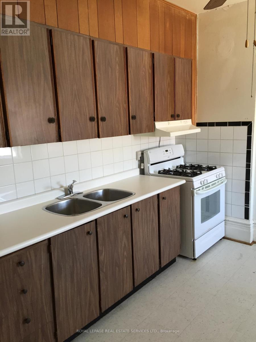 464 Euclid Avenue, Toronto, Ontario  M6G 2S9 - Photo 14 - C12472606