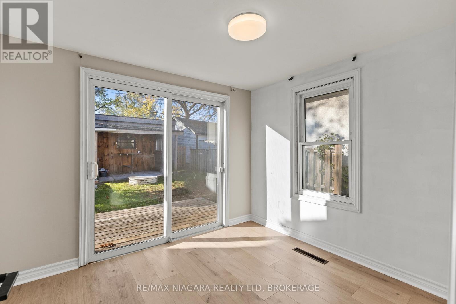 140 Clara Street, Thorold, Ontario  L2V 1K3 - Photo 11 - X12551688