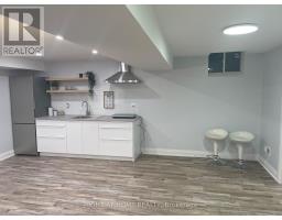 24 STONERIDGE COURT, Hamilton, Ontario